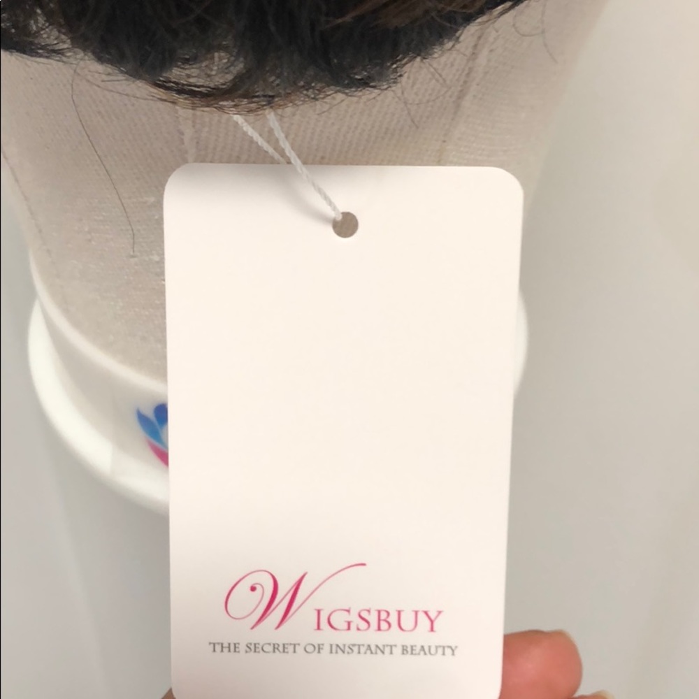 Wig - Picture 3 of 3